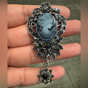 Vintage style Black Cameo Brooch